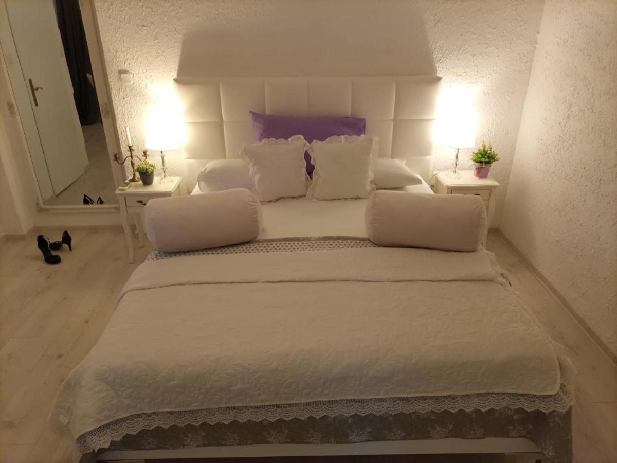 Apartment Jozefina โปเรช ภายนอก รูปภาพ
