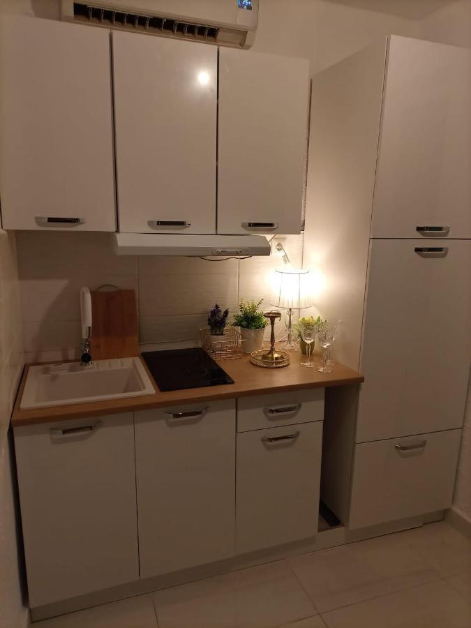 Apartment Jozefina โปเรช ภายนอก รูปภาพ