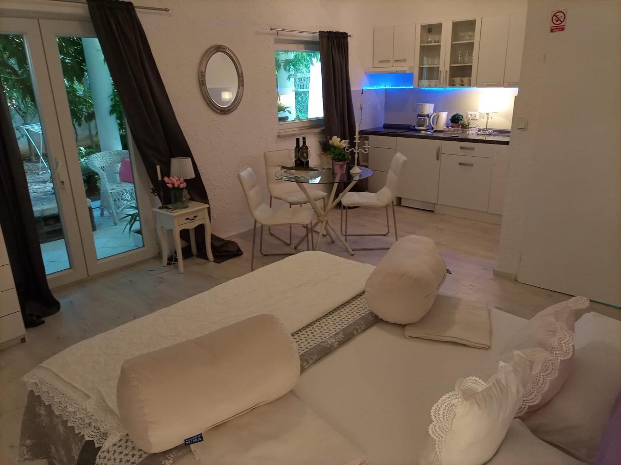 Apartment Jozefina โปเรช ภายนอก รูปภาพ