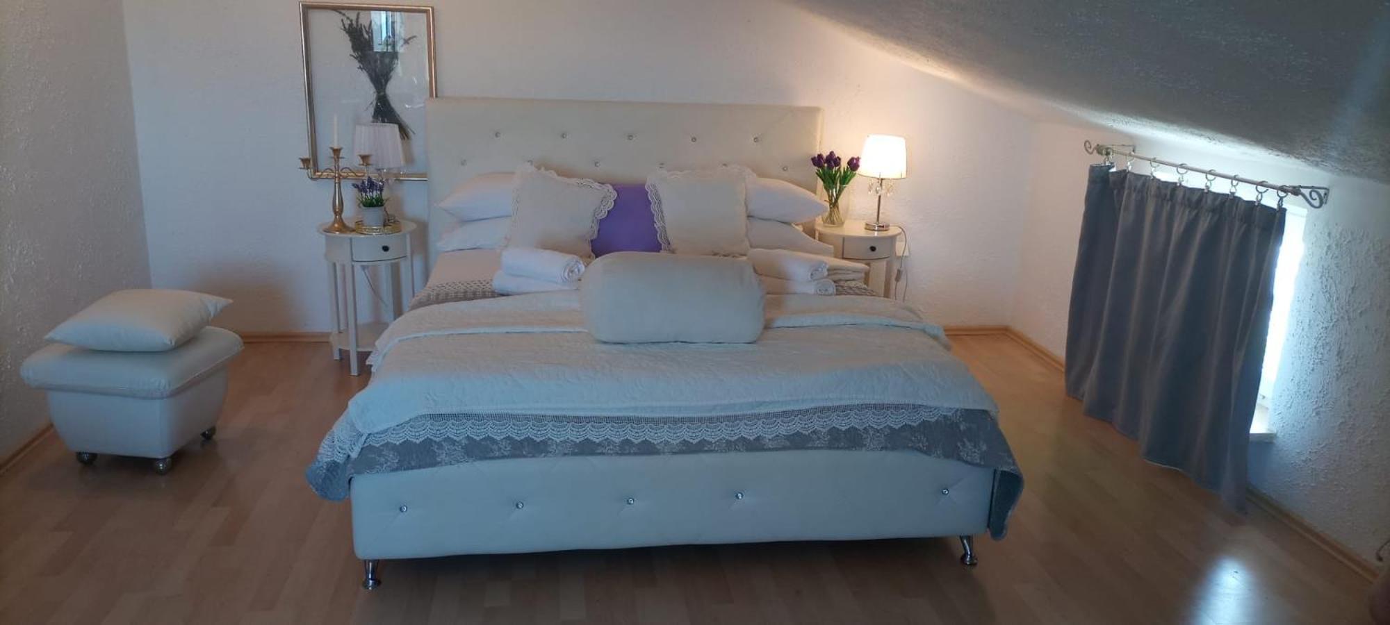 Apartment Jozefina โปเรช ภายนอก รูปภาพ