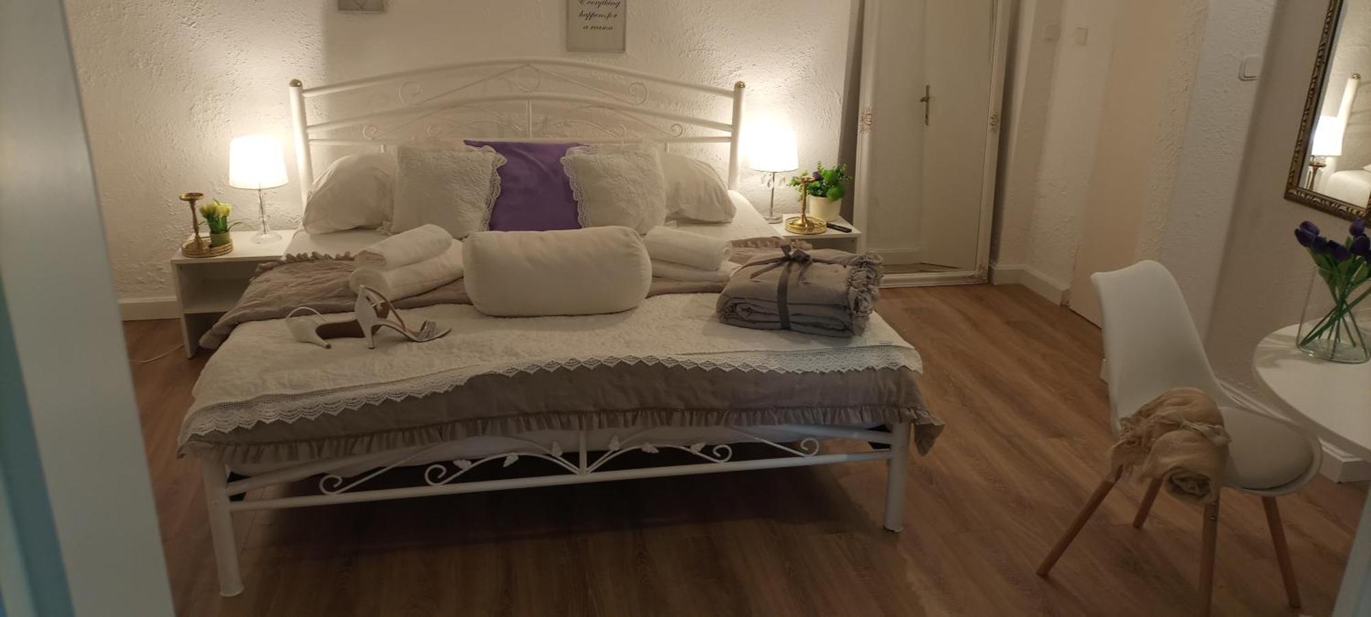 Apartment Jozefina โปเรช ภายนอก รูปภาพ